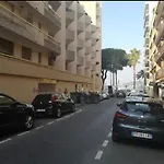 Impeccable 3 pièces avec balcons, la plage à 50m Juan les pins proche Cannes * Antibes