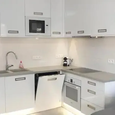 Impeccable 3 Pieces Avec Balcons, La A 50m Juan Les Pins Proche Cannes * Antibes