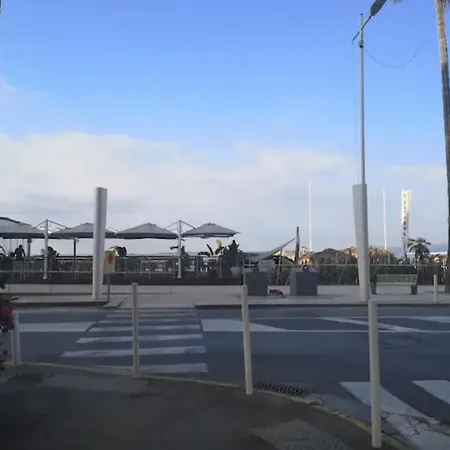Impeccable 3 Pieces Avec Balcons, La A 50m Juan Les Pins Proche Cannes Antibes
