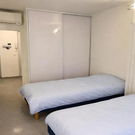 Appartement Impeccable 3 pièces avec balcons, la plage à 50m Juan les pins proche Cannes