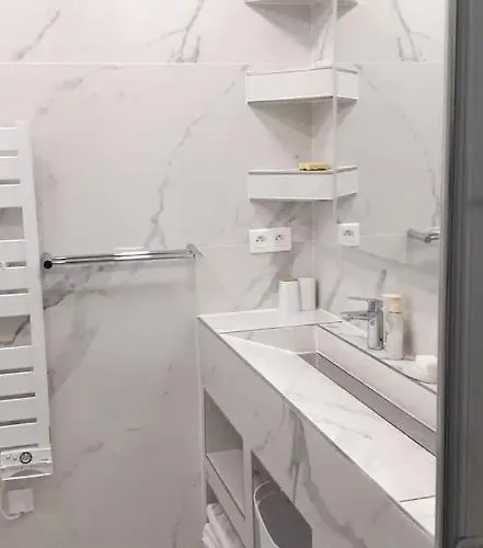 Impeccable 3 Pièces Avec Balcons, La à 50m Juan Les Pins Proche Cannes Appartamento *