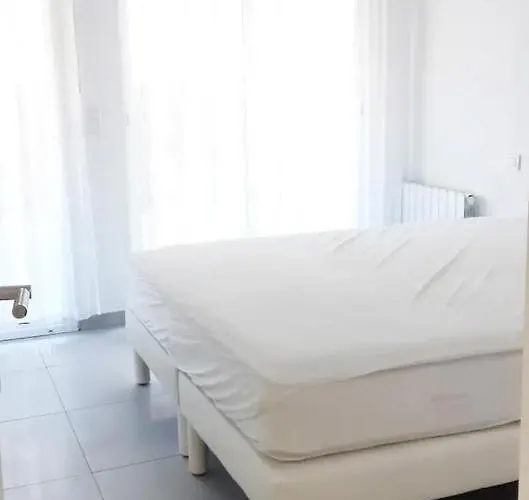 Apartment Impeccable 3 Pieces Avec Balcons, La A 50m Juan Les Pins Proche Cannes *