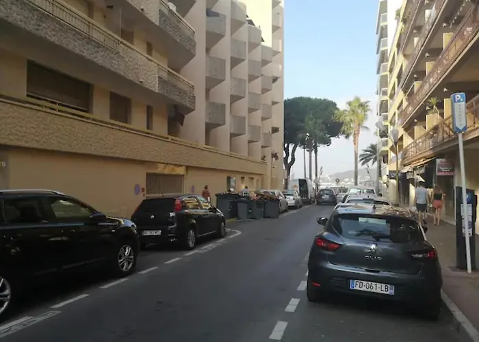 Impeccable 3 Pieces Avec Balcons, La A 50m Juan Les Pins Proche Cannes * Antibes