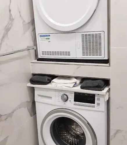 Impeccable 3 Pieces Avec Balcons, La A 50m Juan Les Pins Proche Cannes