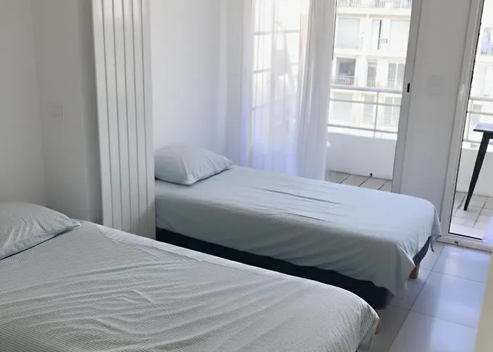 Impeccable 3 Pièces Avec Balcons, La à 50m Juan Les Pins Proche Cannes *